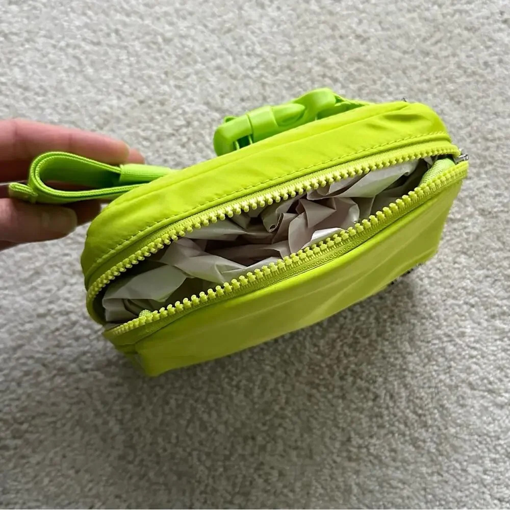Poshmark Swag Lime Green Belt Bag - BRAND NEW - Picture 3 of 5